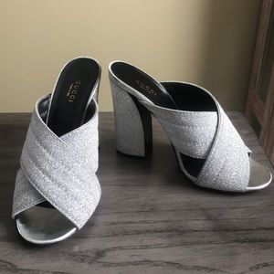Authentic Gucci Webby heels